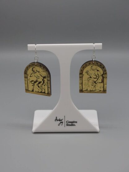 Arthurian Women Earrings Gold